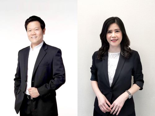 นายสยาม ประสิทธิศิริกุล(ซ้าย) นางสาวดวงกมล ลิมป์พวงทิพย์(ขวา)
